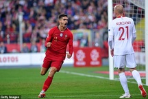 Bồ Đào Nha vượt qua Ba Lan trong cơn mưa bàn thắng