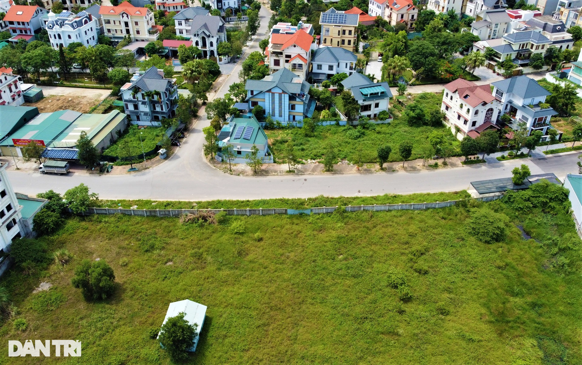 Dự án khách sạn 5 sao ở khu đất vàng sau hơn một thập kỷ vẫn bỏ hoang - 9 Dự án khách sạn 5 sao ở khu đất vàng sau hơn một thập kỷ vẫn bỏ hoang - 9