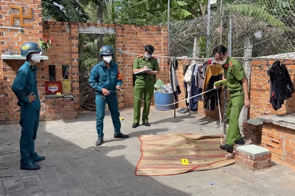 Hai vợ chồng nghi bị giết tại nhà riêng - 1