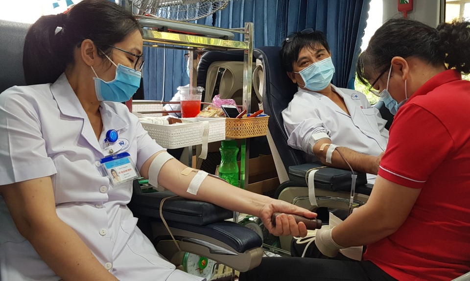 Ngân hàng máu dự trữ thiếu hụt, bệnh viện chung tay ứng cứu - 10 Ngân hàng máu dự trữ thiếu hụt, bệnh viện chung tay ứng cứu - 10