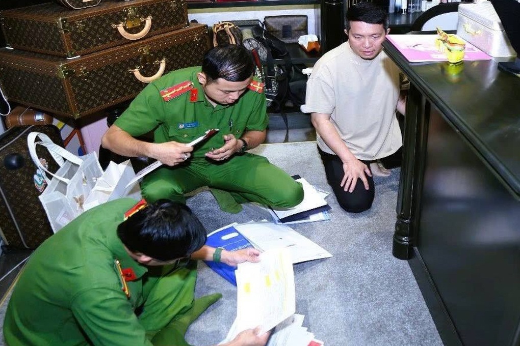 Công an đề nghị người dân cung cấp mỹ phẩm của công ty chồng Đoàn Di Băng - 1 Công an đề nghị người dân cung cấp mỹ phẩm của công ty chồng Đoàn Di Băng - 1