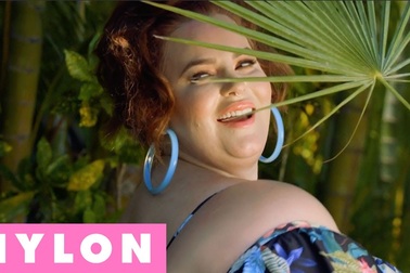 Tess Holliday diện đồ gợi cảm chụp hình