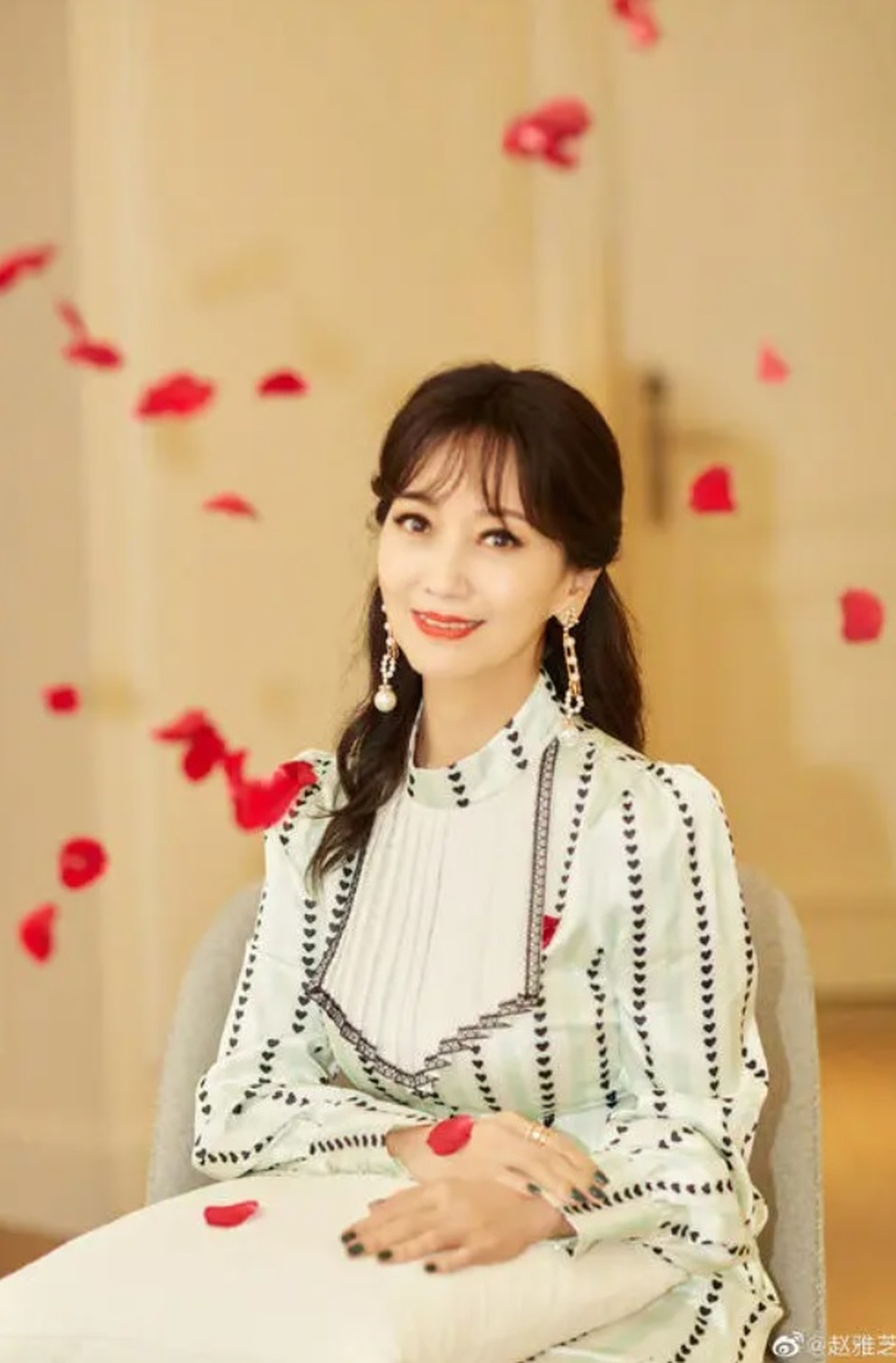 Không tin nổi sắc vóc tuổi 67: Người đẹp thanh xuân vĩnh cửu là đây... - 3