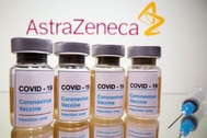 Thủ tướng làm việc gấp với AstraZeneca, đề nghị có 10 triệu liều vắc xin