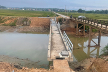 Quản lý công trường rơi xuống sông tử vong