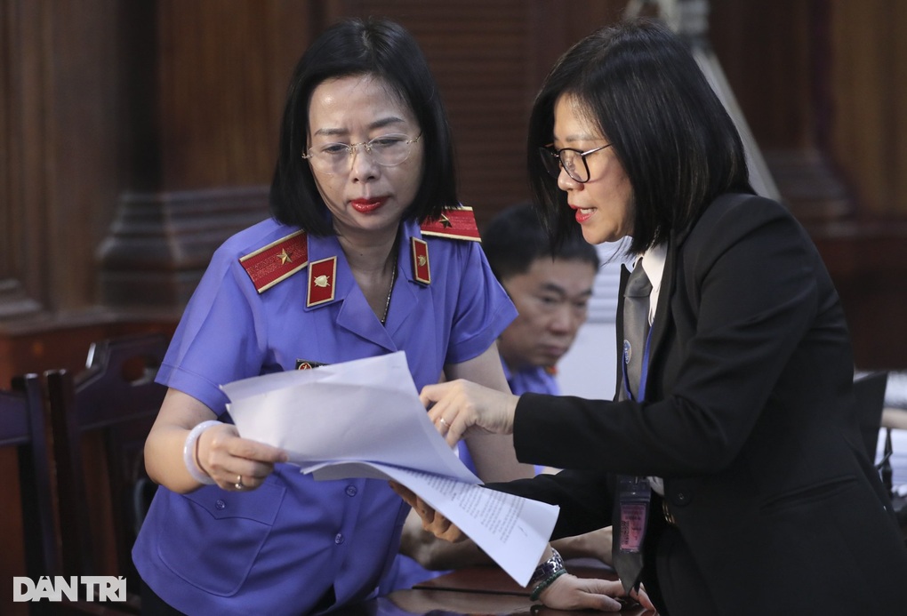 CEO của tập đoàn tỷ phú ở Hong Kong gửi văn bản đến phiên tòa xử bà Mỹ Lan - 3 CEO của tập đoàn tỷ phú ở Hong Kong gửi văn bản đến phiên tòa xử bà Mỹ Lan - 3