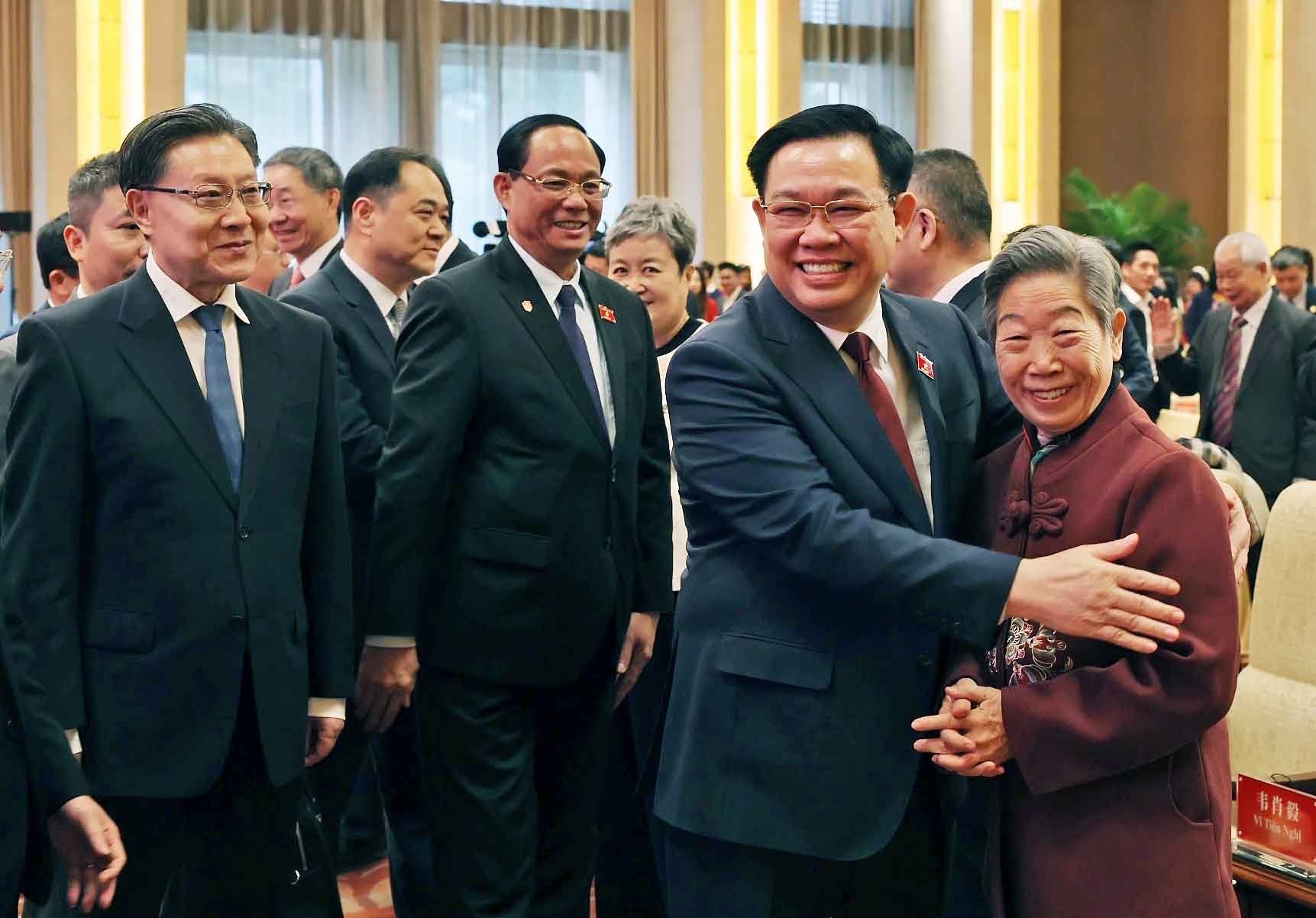View - Kết quả chuyến thăm Trung Quốc của Chủ tịch Quốc hội Vương Đình Huệ | Báo Dân trí