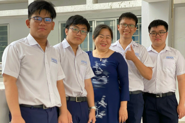 Thủ khoa tốt nghiệp TPHCM từng là... thủ khoa