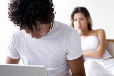 Những anh chồng "tượng đá" 