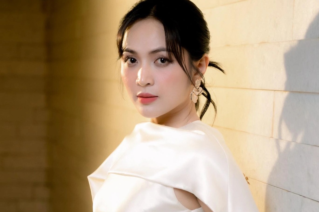 Quá khứ Duyên Quỳnh trước "hit tỷ view", mối quan hệ với Nguyễn Văn Chung