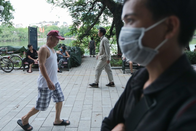 Nhiều người Hà Nội đang quá chủ quan trước dịch Covid-19 - 9 Nhiều người Hà Nội đang quá chủ quan trước dịch Covid-19 - 9