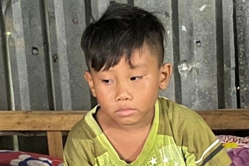Thương cậu bé 6 tuổi chăm sóc cha lay lắt vượt qua đại dịch Covid-19 - 2 Thương cậu bé 6 tuổi chăm sóc cha lay lắt vượt qua đại dịch Covid-19 - 2