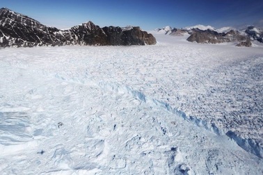 Có một nguồn nhiệt bí ẩn dưới Nam Cực khiến băng tan chảy