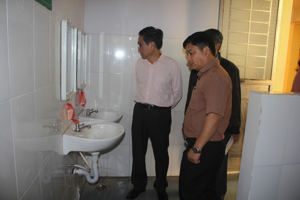 Gia Lai: Đồng loạt kiểm tra công tác phòng dịch trong ngày đầu tiên đi học - 2 Gia Lai: Đồng loạt kiểm tra công tác phòng dịch trong ngày đầu tiên đi học - 2