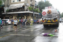 Xe bồn cán chết nữ sinh viên giữa trung tâm TP