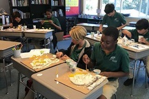 Được tặng bức tranh Trung Quốc 2,8 triệu USD, đi kiểm tra hóa ra là hàng giả