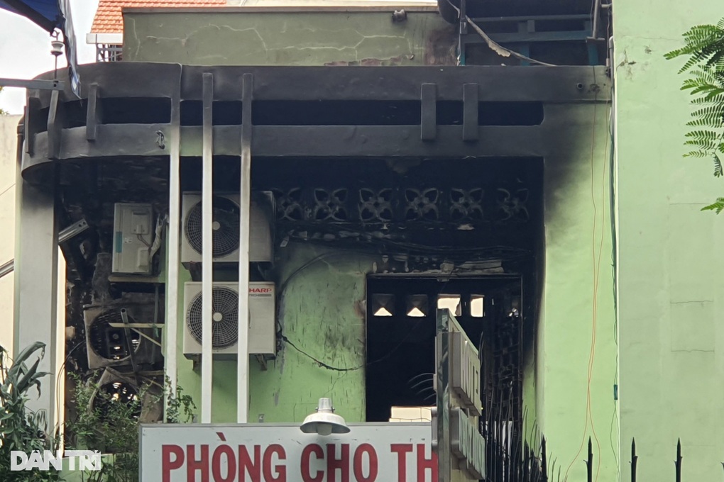 Lửa đỏ rực, người nhảy lầu tháo chạy trong vụ cháy làm 2 cô gái tử vong - 4 Lửa đỏ rực, người nhảy lầu tháo chạy trong vụ cháy làm 2 cô gái tử vong - 4
