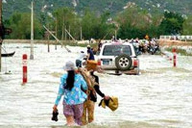 Mưa lũ ở miền Trung làm 7 người chết  