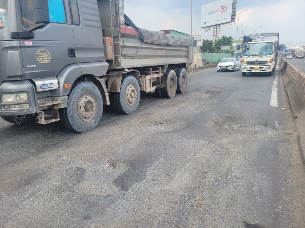 Quốc lộ 51 xuống cấp nghiêm trọng, kiến nghị Cục Đường bộ sửa chữa đột xuất - 1 Quốc lộ 51 xuống cấp nghiêm trọng, kiến nghị Cục Đường bộ sửa chữa đột xuất - 1