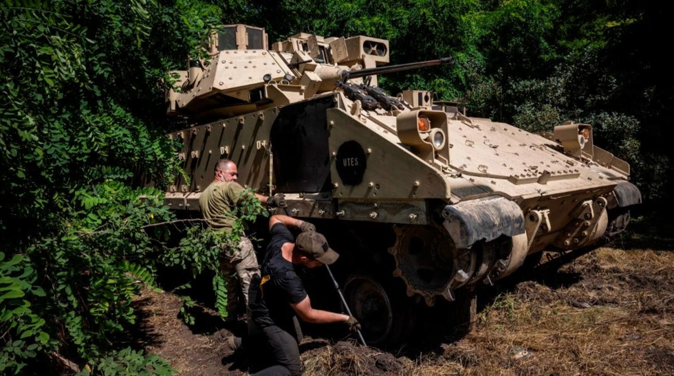 Ukraine chọc thủng phòng thủ của Nga: Trận chiến mới chỉ bắt đầu - 3