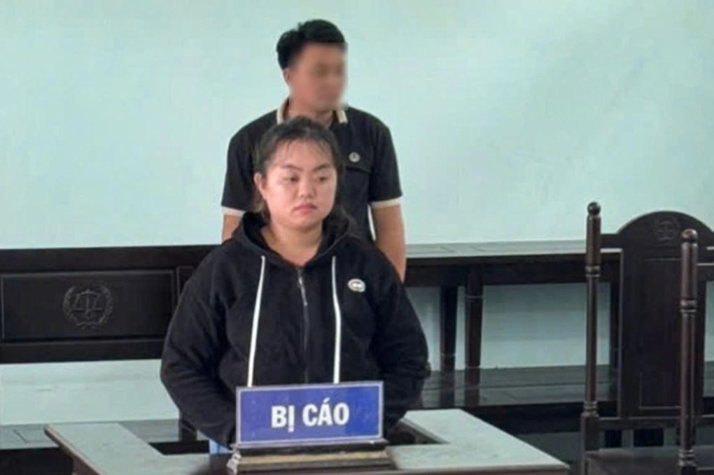 Bảo mẫu tát tới tấp, ném gối vào bé gái 2 tuổi bị phạt án tù treo - 1 Bảo mẫu tát tới tấp, ném gối vào bé gái 2 tuổi bị phạt án tù treo - 1