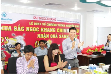 Một nửa quà “sành điệu” của Sắc Ngọc Khang đã có chủ