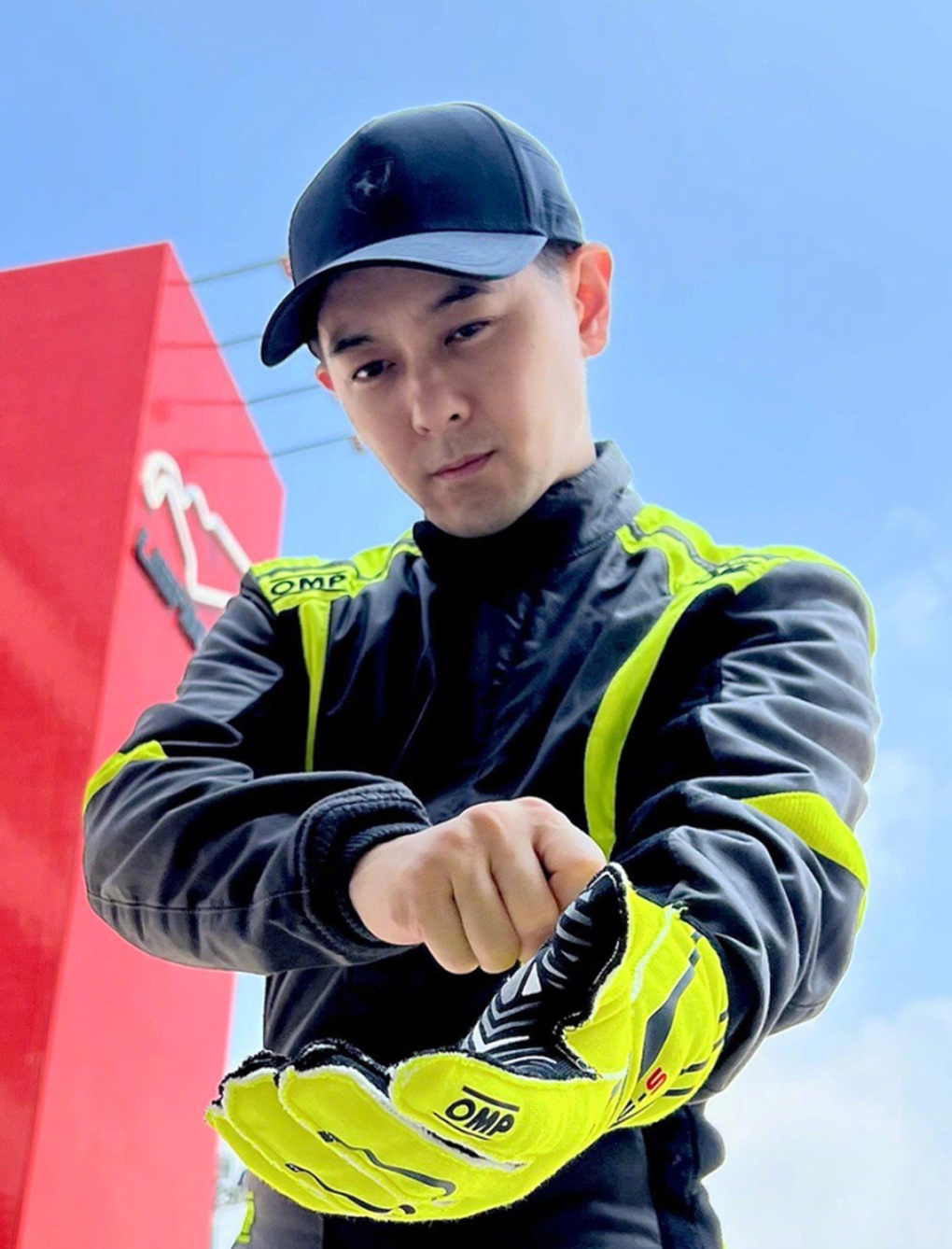 Lâm Chí Dĩnh bị chấn thương sọ não, chờ phẫu thuật sau tai nạn giao thông - 3 Lâm Chí Dĩnh bị chấn thương sọ não, chờ phẫu thuật sau tai nạn giao thông - 3