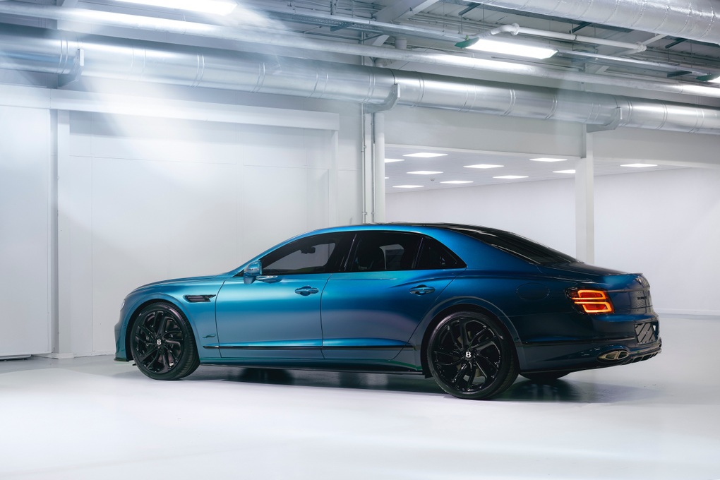 Lớp sơn đặc biệt của xe Bentley đủ mua một chiếc Mercedes E-Class mới - 2 Lớp sơn đặc biệt của xe Bentley đủ mua một chiếc Mercedes E-Class mới - 2
