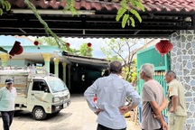 Trèo lên mái tôn kiểm tra dây điện, chủ nhà bị điện giật tử vong ở TPHCM