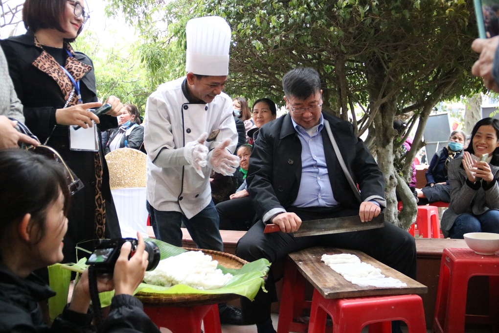 Bô lão 90 tuổi bật mí bí quyết tạo nên món Phở Cồ Nam Định trứ danh - 10 Bô lão 90 tuổi bật mí bí quyết tạo nên món Phở Cồ Nam Định trứ danh - 10