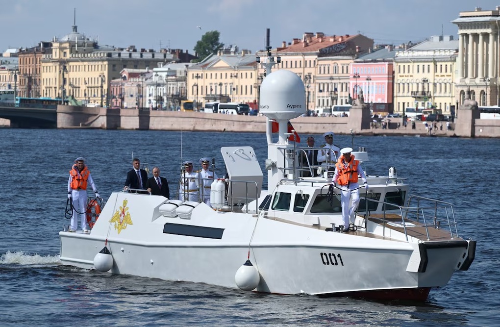 Ukraine tấn công UAV vào St. Petersburg khi ông Putin đang đến thăm - 2 Ukraine tấn công UAV vào St. Petersburg khi ông Putin đang đến thăm - 2
