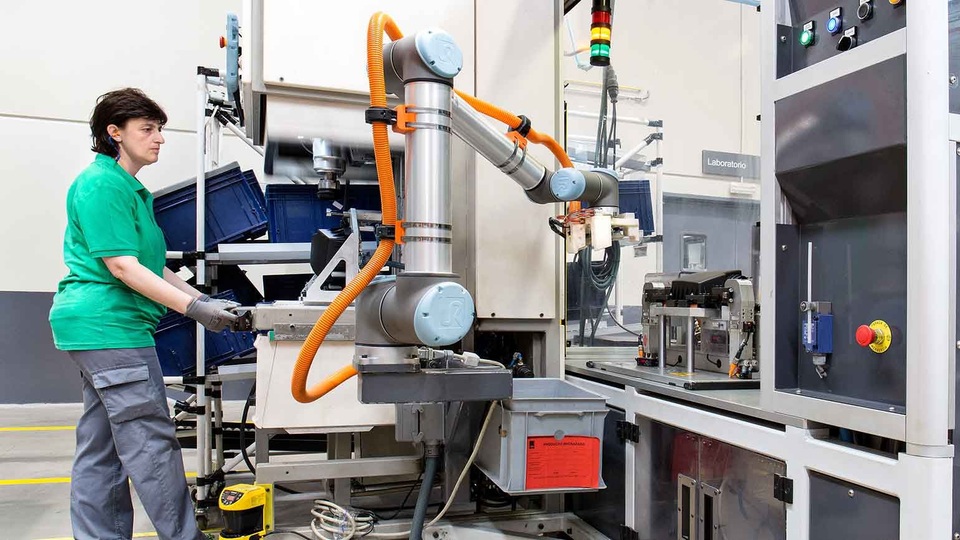 Sự thật đằng sau 5 lời đồn về Cobot - 2 Sự thật đằng sau 5 lời đồn về Cobot - 2
