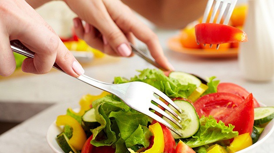 Bệnh nhân ung thư nên ăn thế nào để khỏi nuôi khối u? - 1 Bệnh nhân ung thư nên ăn thế nào để khỏi nuôi khối u? - 1