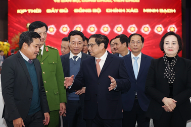 Vận dụng tư tưởng Hồ Chí Minh xây dựng nền công vụ liêm chính, chuyên nghiệp, phục vụ nhân dân