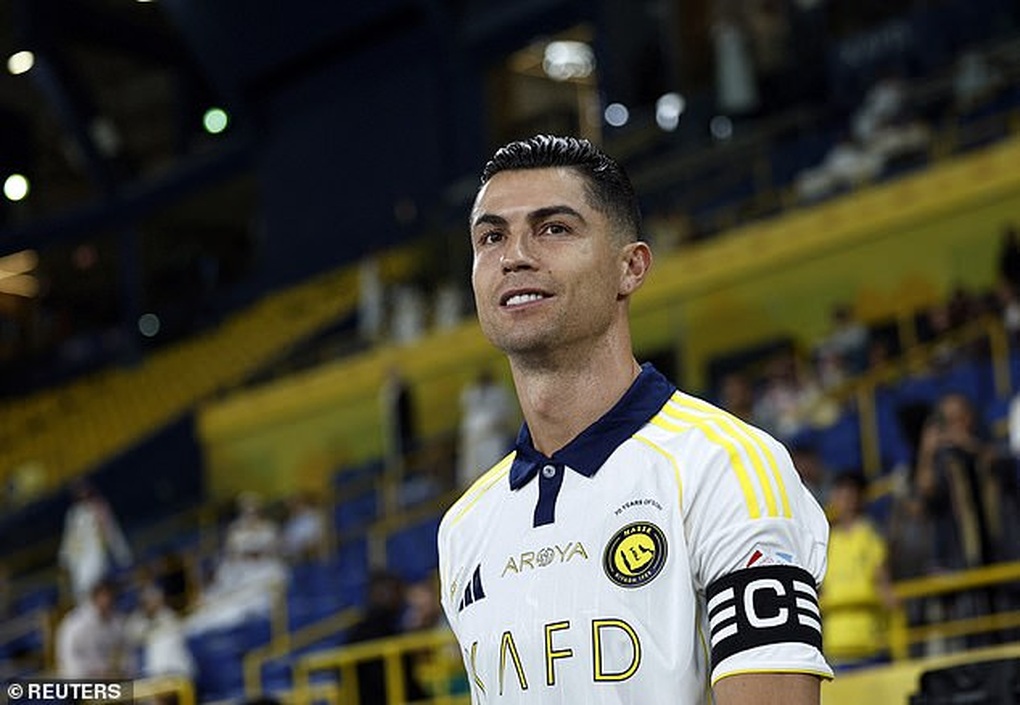 C.Ronaldo ខឹងនឹងប្រធាន FIFA - ២ C.Ronaldo bực tức với Chủ tịch FIFA - 2
