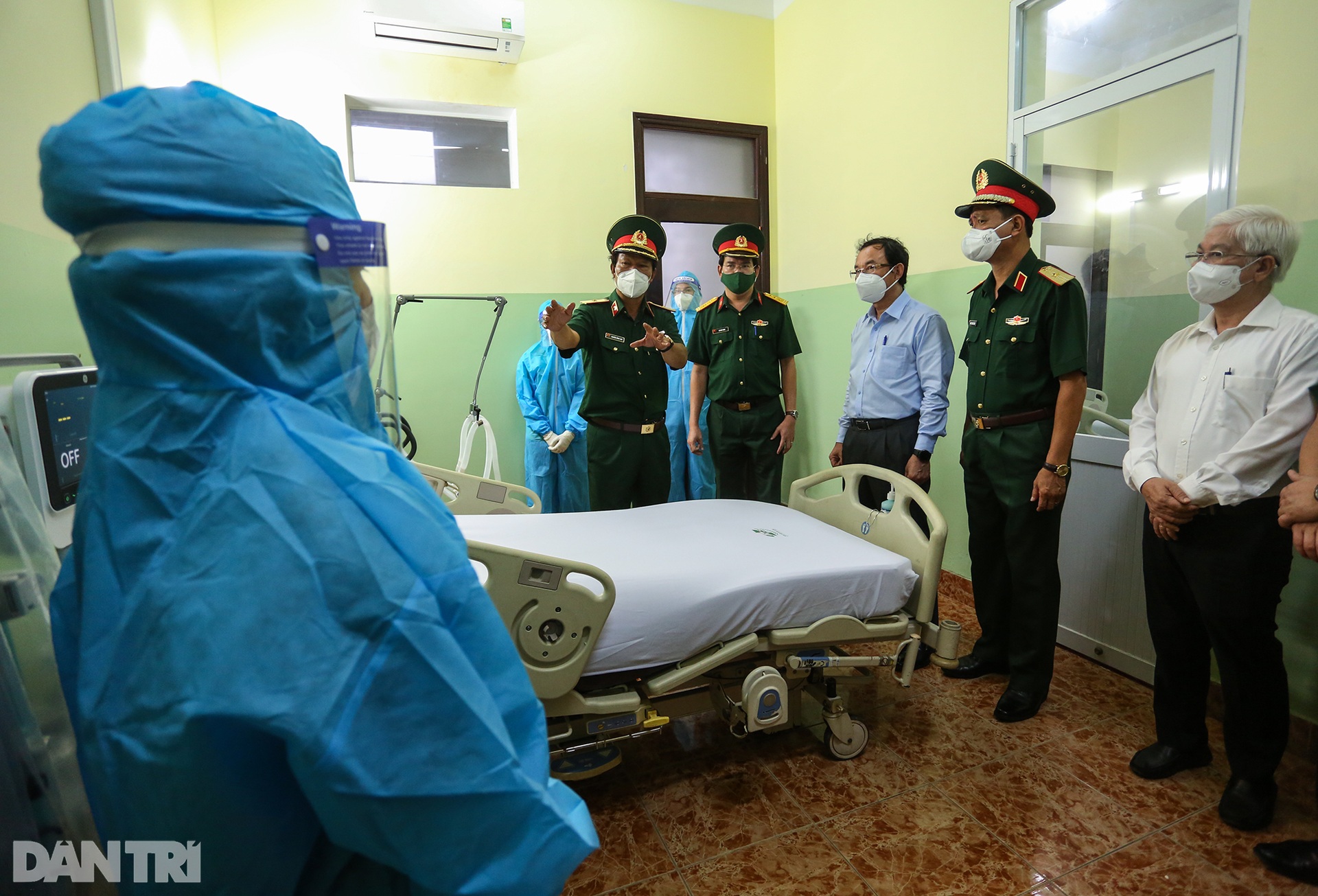 24 giờ thần tốc thành lập Trung tâm điều trị Covid-19 ở TPHCM - 11 24 giờ thần tốc thành lập Trung tâm điều trị Covid-19 ở TPHCM - 11