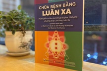 Chữa bệnh bằng luân xa - Sách hay chữa lành từ tâm hồn