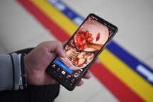 Người Việt "ăn ngủ" cùng điện thoại