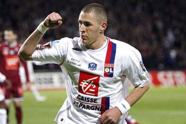 Lyon “bật đèn xanh” vụ Benzema