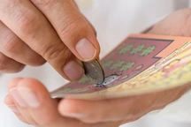 Người vô gia cư Mỹ trúng số 1 triệu USD