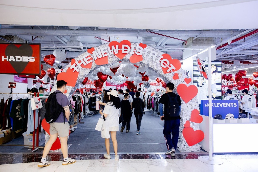 Vincom Retail은 APEA-3에서 Vincom Retail nhận giải “Thương hiệu truyền cảm hứng châu Á 2025” tại APEA - 3
