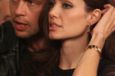 Angelina Jolie bực mình vì bị săm soi cân nặng