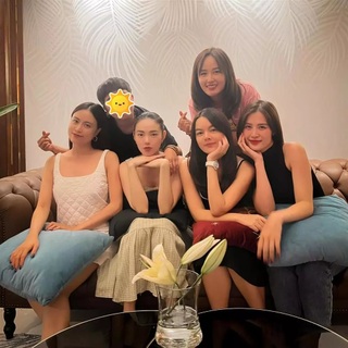 Hội bạn thân Hoàng Thùy Linh: "Mẹ bỉm sữa" gợi cảm, Mai Phương Thúy lẻ bóng - 2