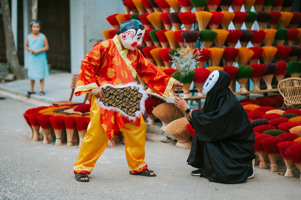 Huế trở nên vui nhộn qua lăng kính Vô diện - 13 Huế trở nên vui nhộn qua lăng kính Vô diện - 13