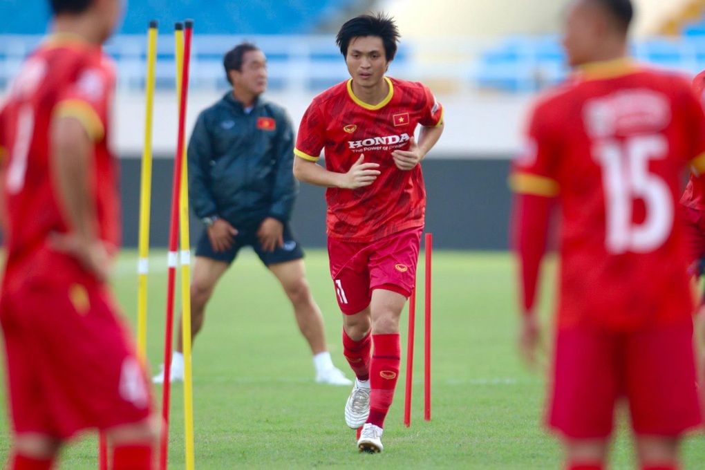 Văn Hậu và Văn Quyết hội quân, đội tuyển Việt Nam chờ đấu Dortmund - 3