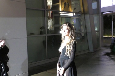 Kara Del Toro khoe ngực khủng