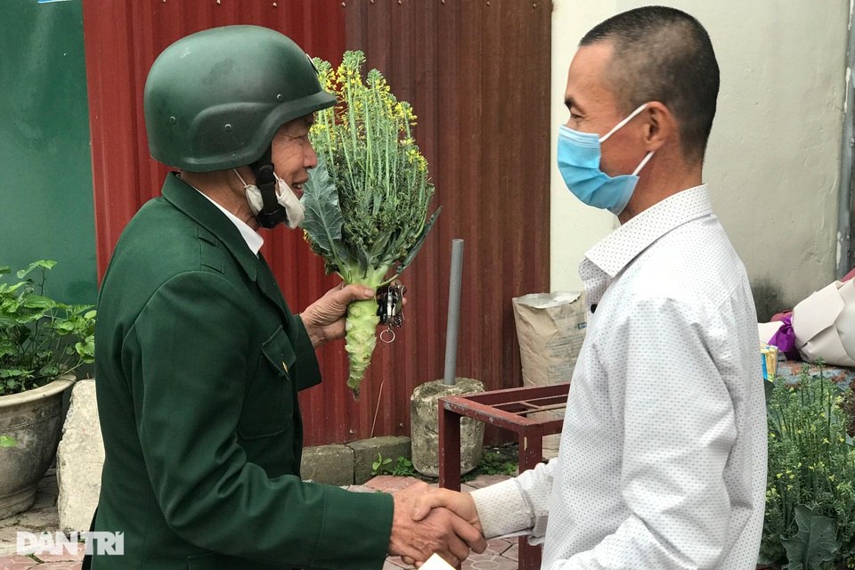 Người dân Chí Linh đón giao thừa muộn với hoa Covid chỉ có tại xứ sở 34 - 9 Người dân Chí Linh đón giao thừa muộn với hoa Covid chỉ có tại xứ sở 34 - 9
