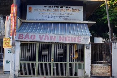 Bắt tạm giam cựu Phó Văn phòng đại diện báo Văn Nghệ