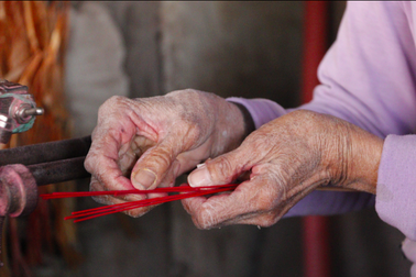 Làng hương Báo Ân tất bật vào vụ Tết