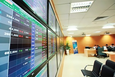 "Lời nguyền" tháng Năm, VN-Index lao dốc mất hơn 13 điểm